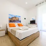 Apartment Domus Romeo Neapel