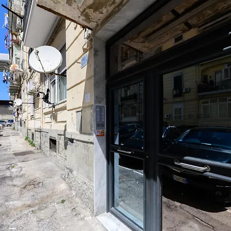 Domus Romeo Appartement *