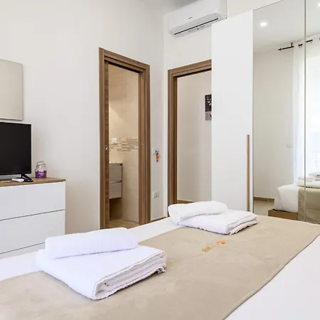 Domus Romeo Apartment